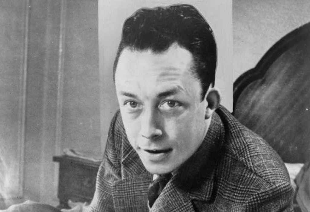 Albert Camus : "Tout ce qui dégrade la culture raccourcit les chemins qui mènent à la servitude" Mizane.info