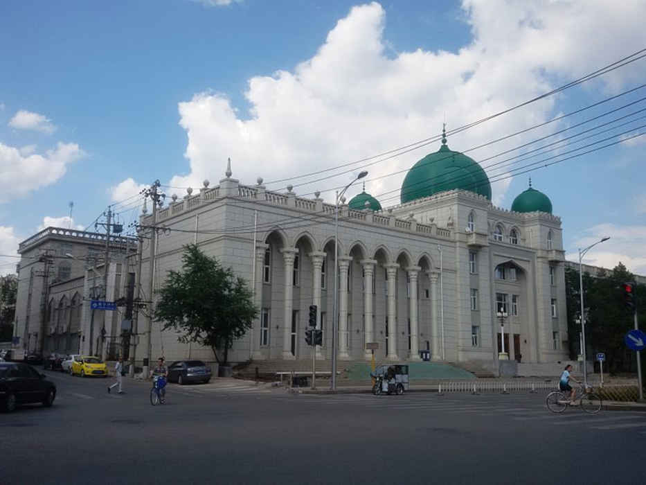 En quatorze siècles d'histoire, l'islam a fait la preuve de sa parfaite capacité d'adaptation et de survie aux climats politiques les plus répressifs. La Chine en fournit le meilleur exemple. Nasr M. Arif et Shaojin Chai nous en dresse la toile de fond dans un texte publié en trois parties à découvrir sur Mizane.info. Mizane.info